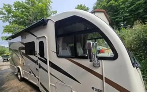 Thor Motorcoach Axis 25.6 Enjoy and Relax
