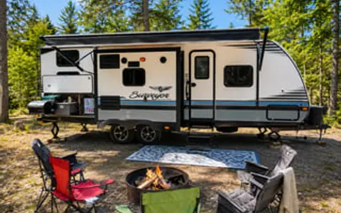 Surveyor 247BH Dog Friendly + Bunkhouse + Island
