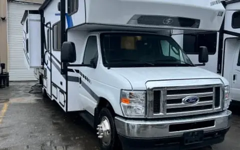 2025 Forest River Sunseeker 3250DSLE (11B)