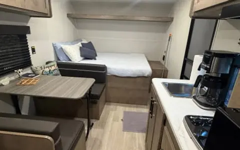Nomadic Nature Rentals w Luxury Amenities (Mini)
