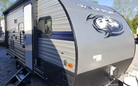 Sleep Under the Stars II-2019 Forest River Cherokee Grey WolfPup 16BHS