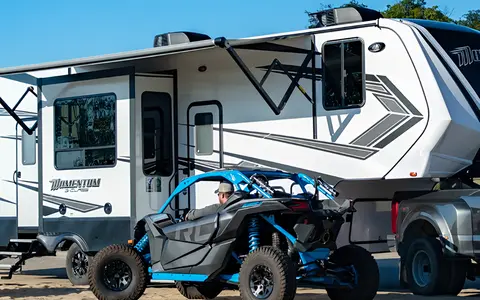 Wanderlust Deluxe Grand Design Momentum G-320 Fifth Wheel