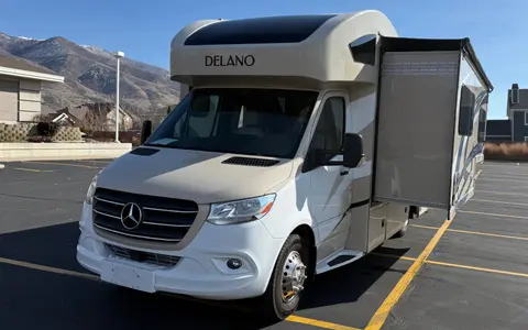 Bret's Thor Motor Coach Delano 24TT Class C
