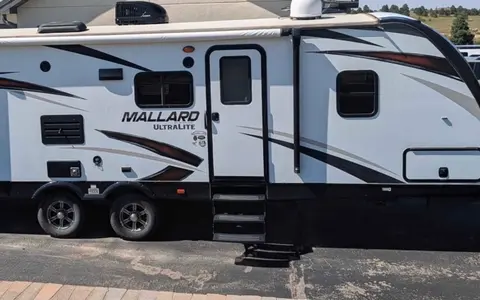 Scooter’s Heartland M26 Travel Trailer
