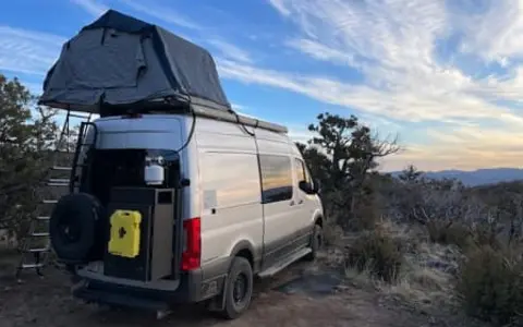 2022 VanCraft Mercedes Benz 2500 4x4