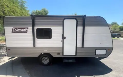 Charming 2024 Coleman 17R Travel Trailer - Cozy and Cute!