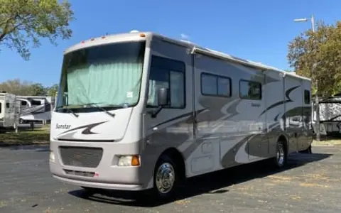 Perfect RV for the Family with Bunks and 2 Bathrooms