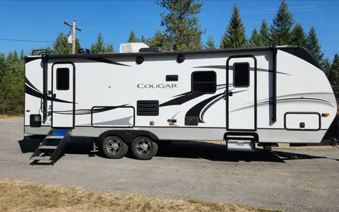 Rick's Cougar Half-Ton Travel Trailer