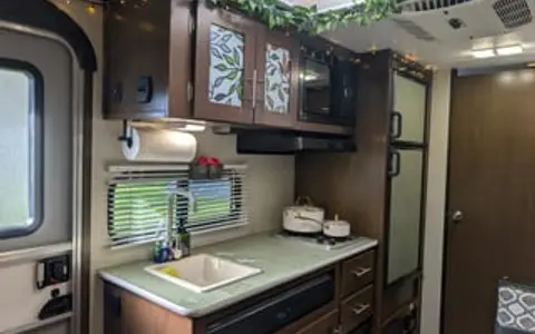 The Cozy Cottage, Safe & Easy Towable Trailer