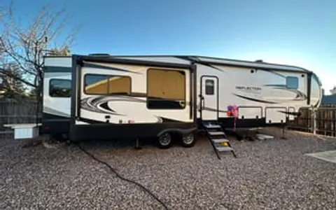 Brand New Glamping 5th Wheel- No Towing Necessary