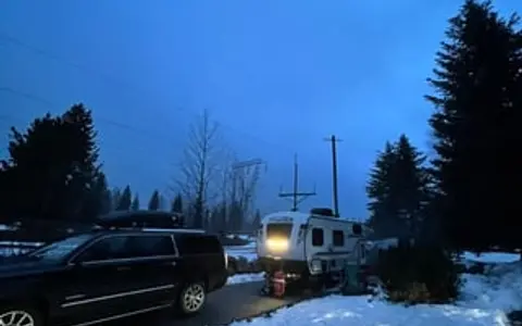 Travel Trailer (2021)  - 19 feet - sleeps 5