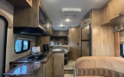 Best on Gas RV – Save on Fuel + Solar Powered