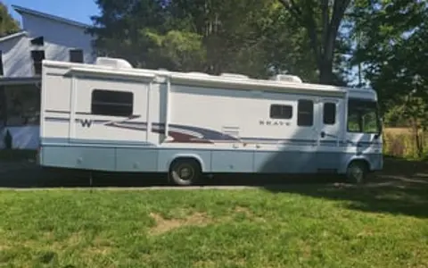 2004 Winnebago Brave 36M