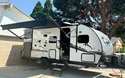 ‘22 Tiny but Mighty Family Travel Trailer *SUV Towable*
