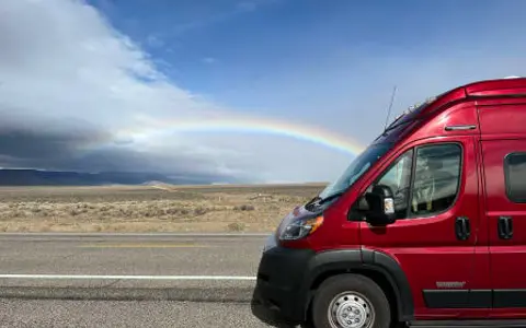 Starlink Enabled Winnebago "LTL JOE" Seats 6, Sleeps 4, 125 mi/day!