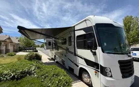 FR3 Class A 2023 – No CDL, Perfect for Burning Man