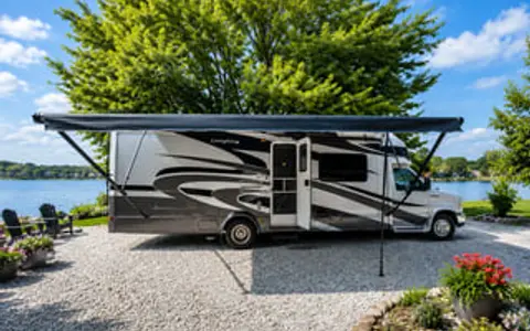 Lexington Class C | 3 Slide-Outs - Low Miles