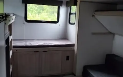 2023 Cruiser Shadow Cruiser 325BHS