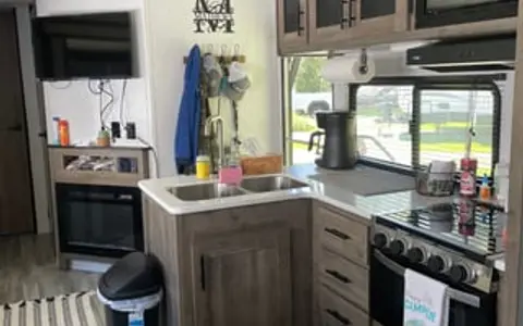Mathews' Fam Home on Wheels