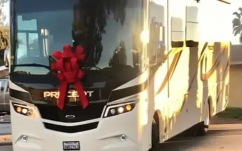 Luxury Class A Precept 34G-Hotel Comfort on Wheels.