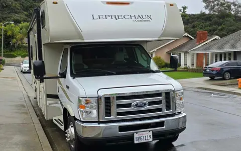 Comfy Coachmen Leprechaun Class C!