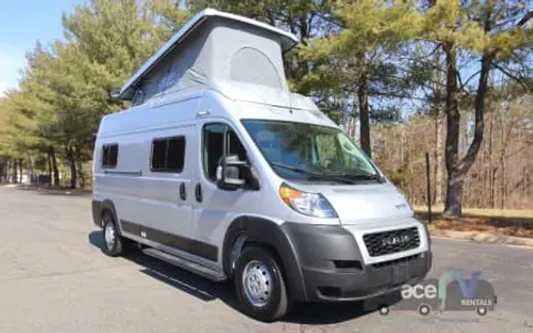 RV 18: 2021 Winnebago Solis 59P
