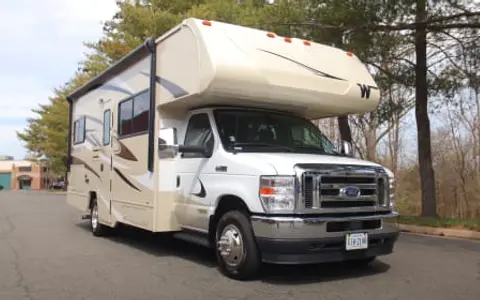 RV 40: 2022 Winnebago Minnie Winnie 25B