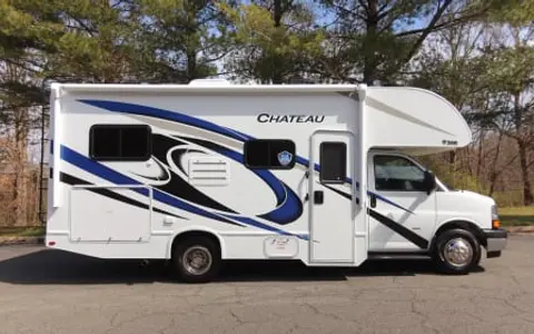 RV 07: 2024 Thor Motor Coach Chateau 22E