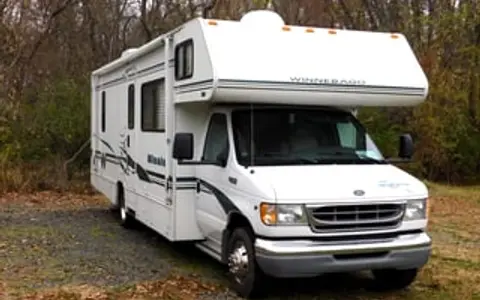 2002 Winnebago Minnie
