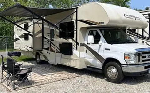 "The Voyageur" Thor Motor Coach Freedom Elite