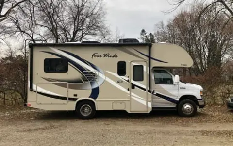 John‘s Thor Motor Coach Four Winds 22E