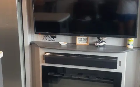 Brett's Keystone ST3570LFT23 Fifth Wheel