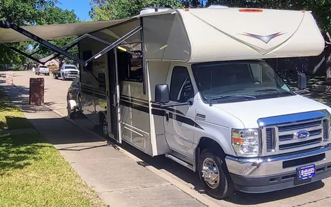 Luigi's Coachmen 230cb Class C
