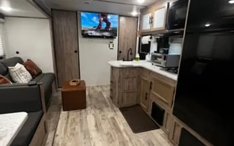 Camp with comfort and low rates! Pick up only!