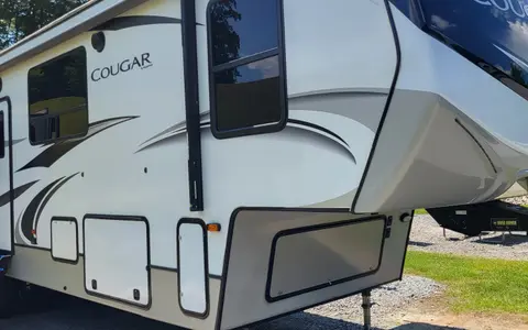 bill's Keystone 368 mbi Fifth Wheel