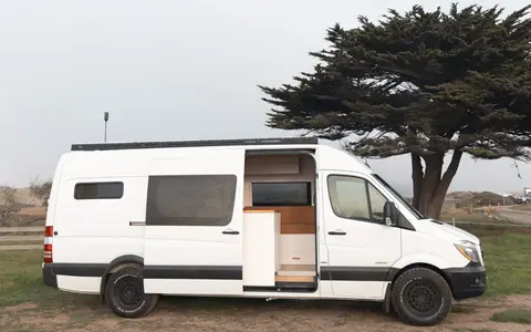 Felix's Mercedes-Benz Sprinter Class B