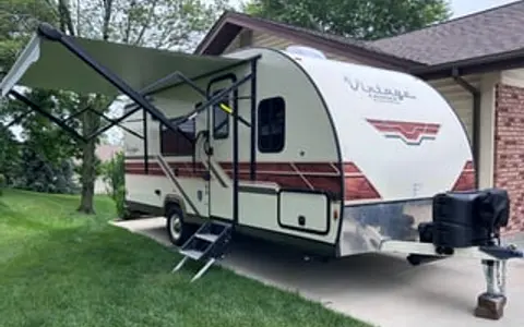 Camp in vintage luxury