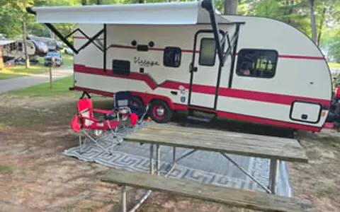 Meet Vinnie! Our retro Vintage travel trailer