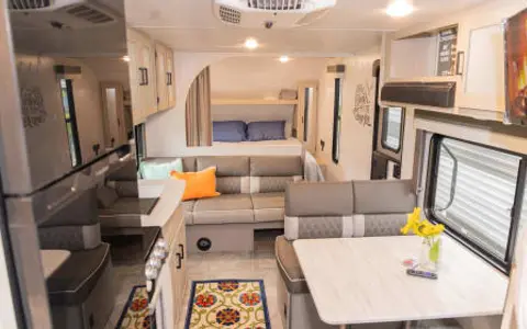 Luxury - Clean, Cozy RV - Sleeps 8 - Delivery Available