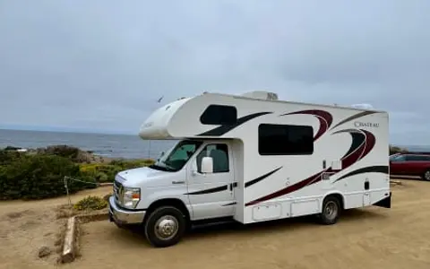 Explore the coast with the 24ft Freedom Elite Class C