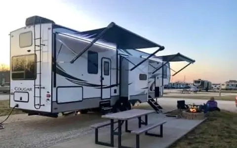 2021 Keystone Cougar / 3 Queen Beds, 1.5 Bath Race Ready