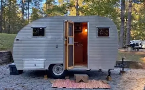 1954 Vintage Shasta