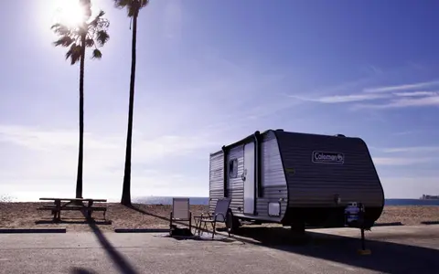 Cozy Beach Camper! *Dog friendly*