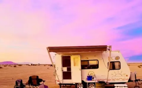 Rent our awesome ECO trailer with SOLAR and Starlink internet!!!!