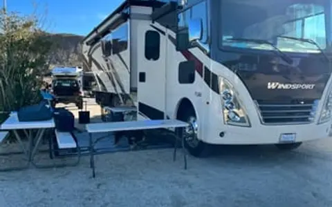 A6:*NEW*Thor Windsport 8-SLEEPER-WIFI- Luxury Bus