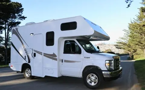 2018 Thor Majestic The“Wanderlust” (Unlimited Miles & Generator)