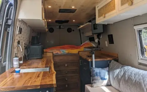 Serenity: A Full 1BR Apt on Wheels