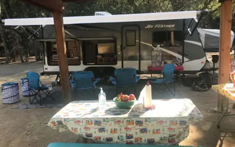 2016 Jayco w/Outdoor Kitchen and Entertainment System