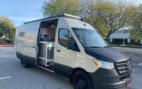 Mercedes-Benz Sprinter Custom
