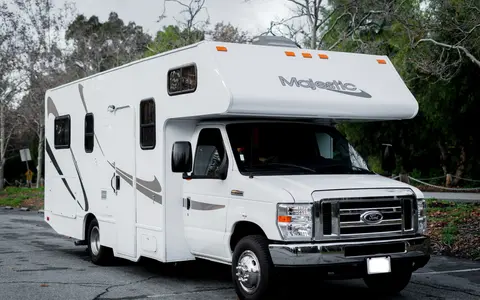 Thunder of Thor (& Adventure) | 2017 Thor Majestic 23A + Free Amenities